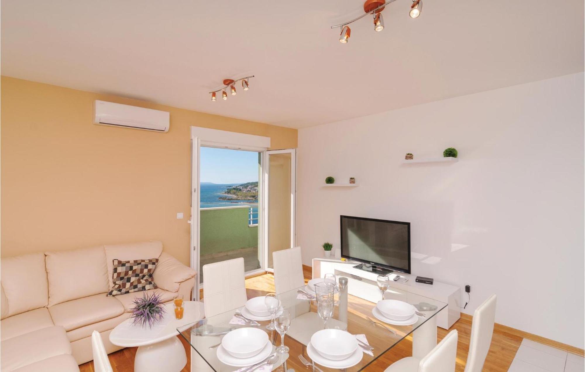 Nice Apartment In Omis With House Sea View Exterior photo
