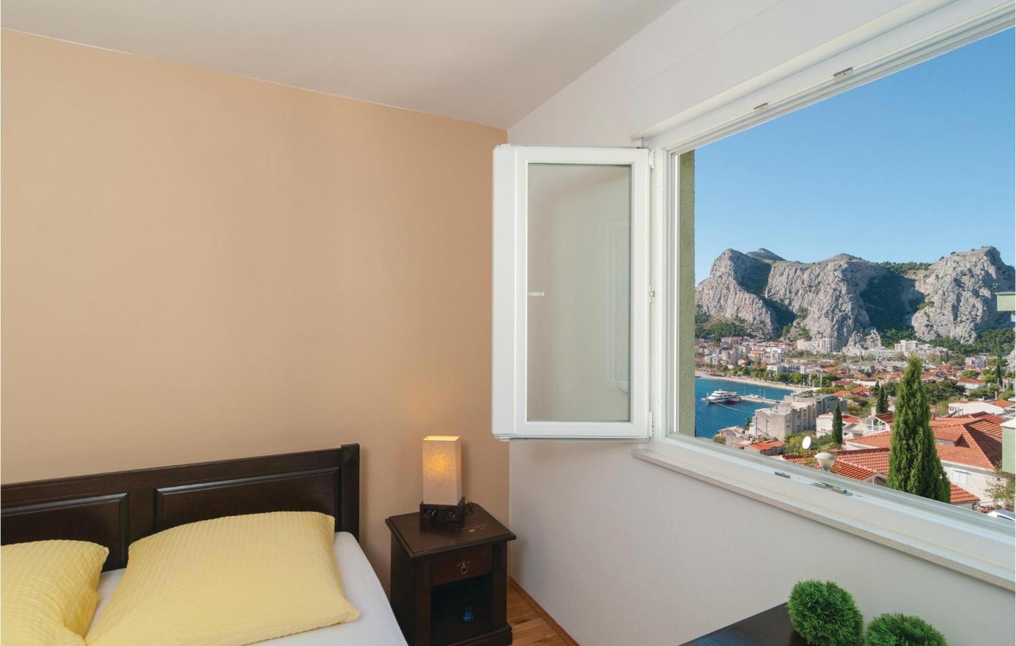 Nice Apartment In Omis With House Sea View Exterior photo
