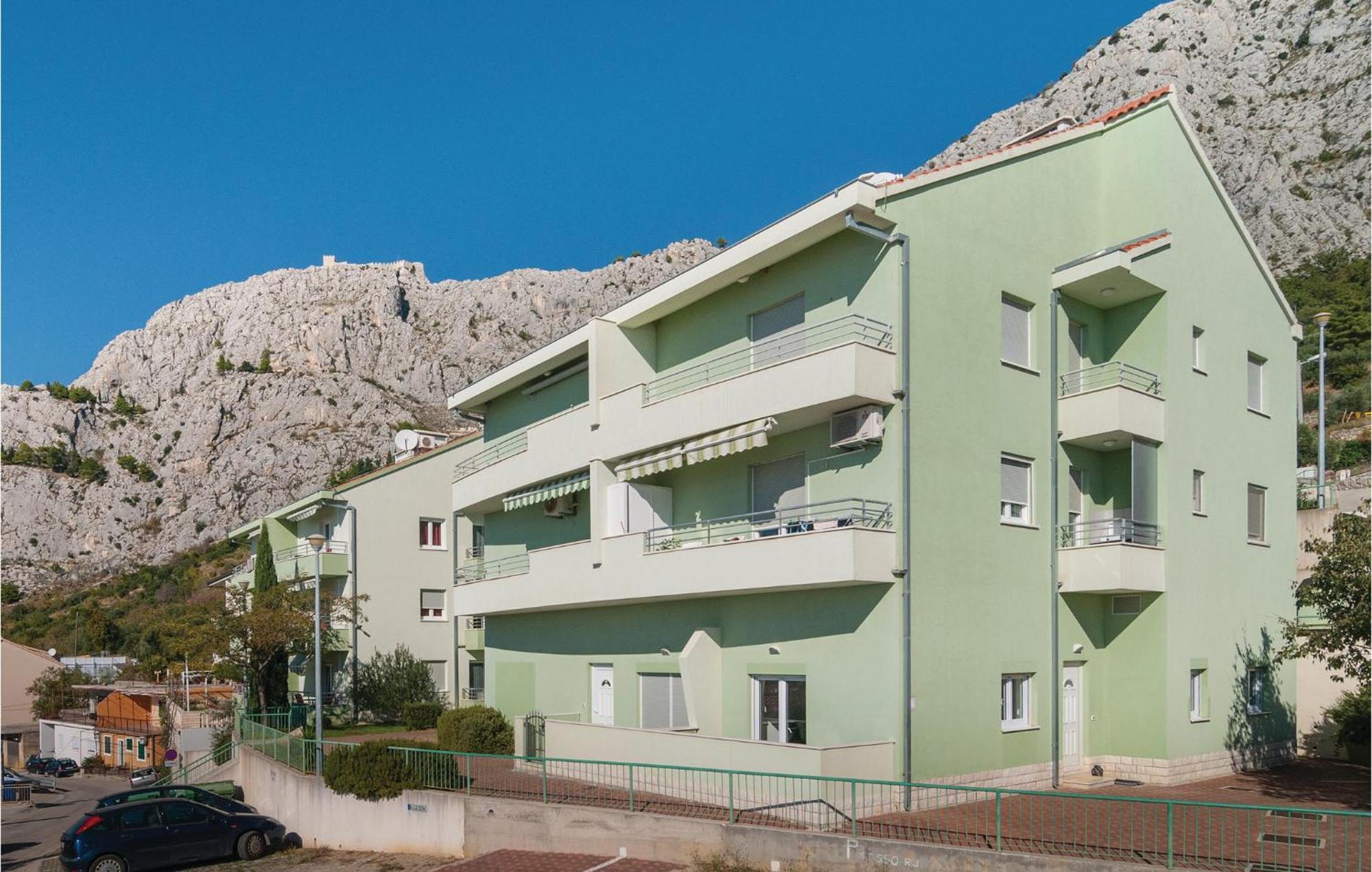 Nice Apartment In Omis With House Sea View Exterior photo