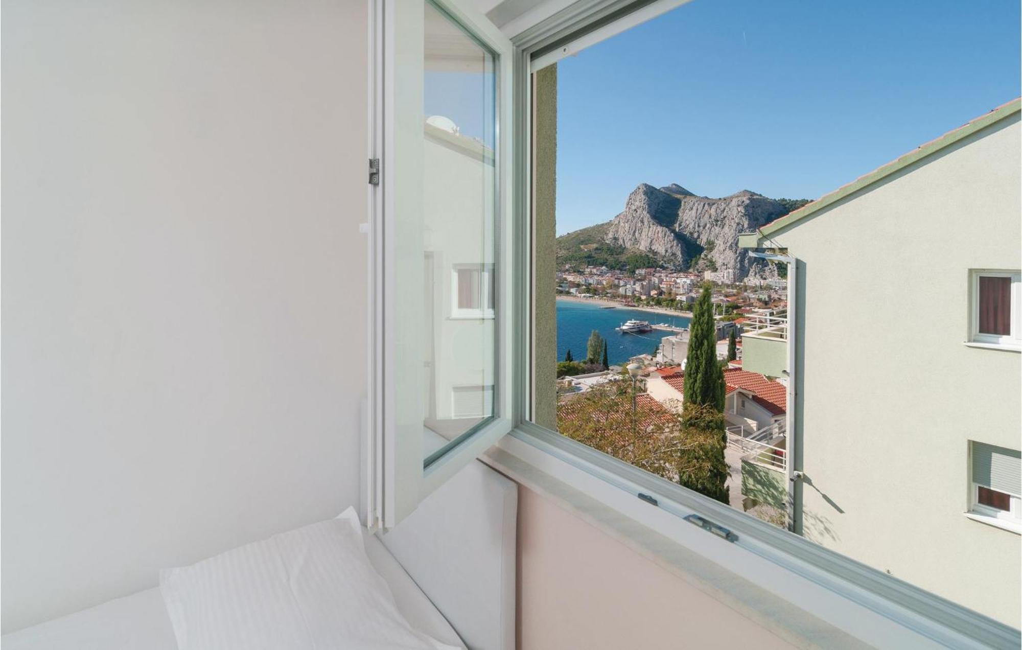Nice Apartment In Omis With House Sea View Exterior photo